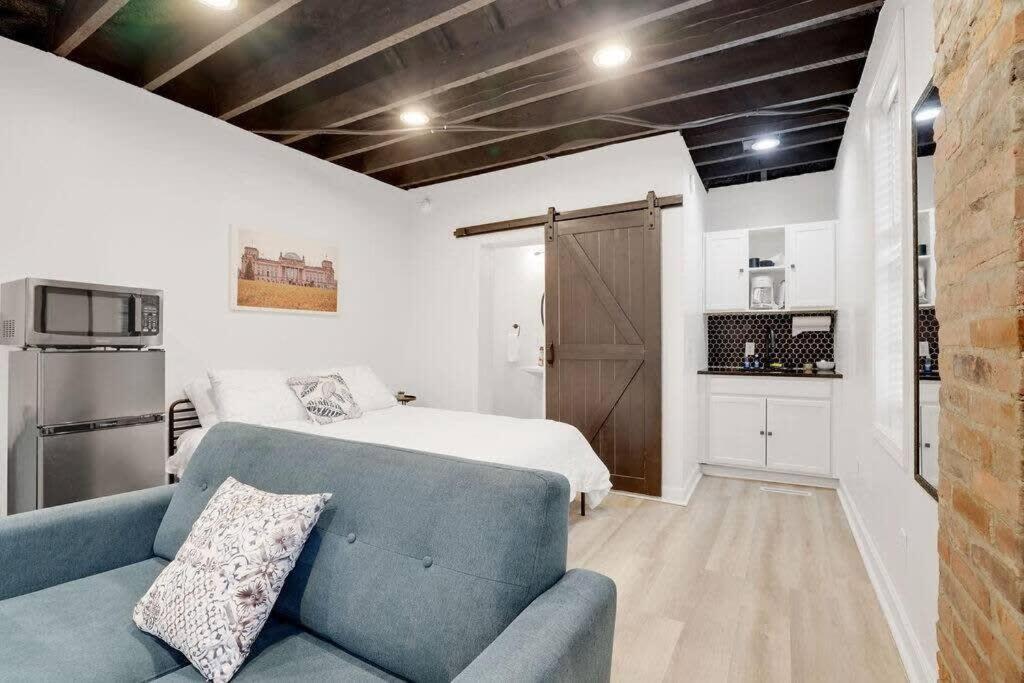 Housepitality - The Reichstag Suite - Modern Columbus Exterior photo